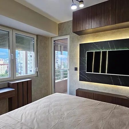 Luxury Modern Apartment *